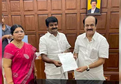 అన్నాడీఎంకేకు భారీ షాక్!