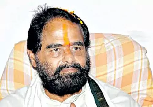 పరారీలో వైసీపీ సీనియర్ నేత, మాజీ స్పీకర్ తమ్మినేని.!?