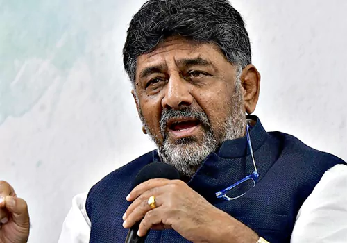 cbi issue notices to dk shiv kumar