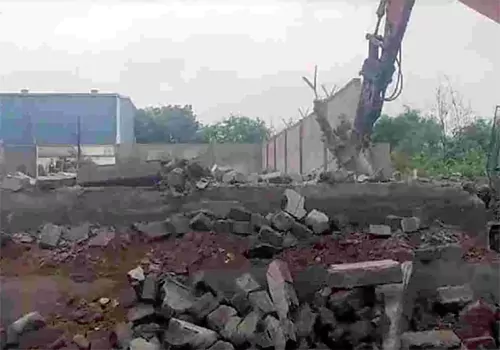 జిల్లాల్లో కూడా హైడ్రా కూల్చివేతలు...అమీన్ పూర్ చెరువు 20 ఎకరాలు స్వాధీనం