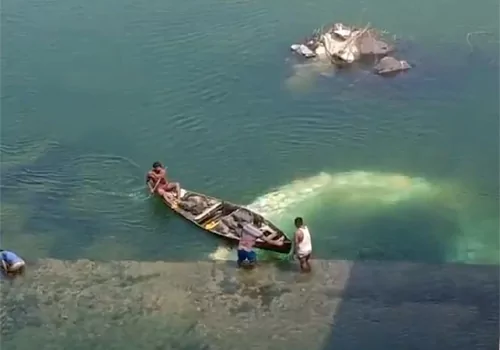 leakage of annaram barrage part of kaleshwarem