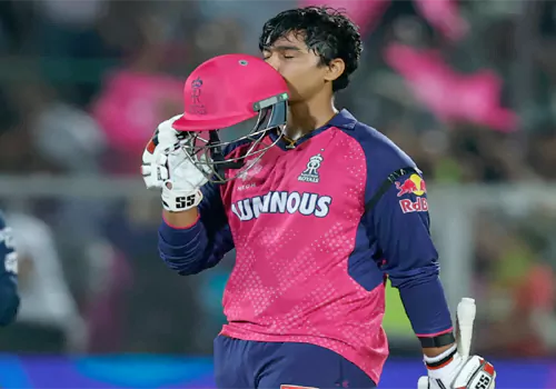 బుమ్రా బౌలింగ్‌లో సిక్సర్ల వర్షం... ఔటయ్యాక వైభవ్ కన్నీటి పర్యంతం!