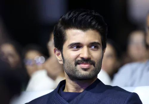 Hero Vijay Devarakonda helps Srikakulam child with one lakh rupees