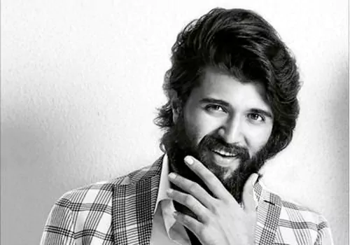 Triple treat for Vijay Deverakonda fans on his Birthday?