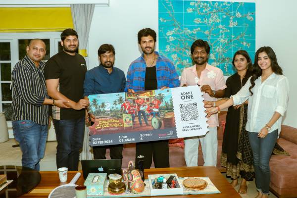 Vijay Devarakonda reviews Ambajipeta Marriage Band 1st half, what about 2nd half?