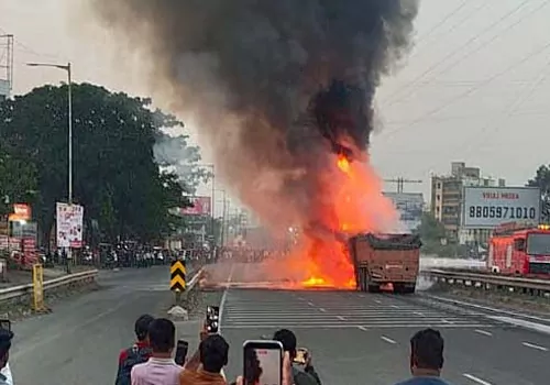 పుణె నేషనల్ హైవైపై ఘోర ప్రమాదం.. ఎనిమిది మంది మృతి
