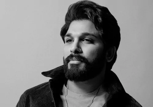 బన్నీ సినిమాలో విజయ్ ఫ్లాప్ హీరోయిన్లు!