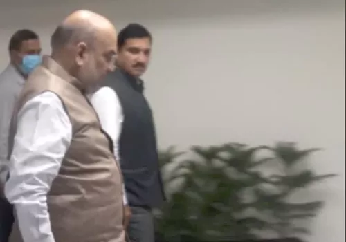 VijayasaiReddy fear over Amit shah and Sujana chowdhary photo