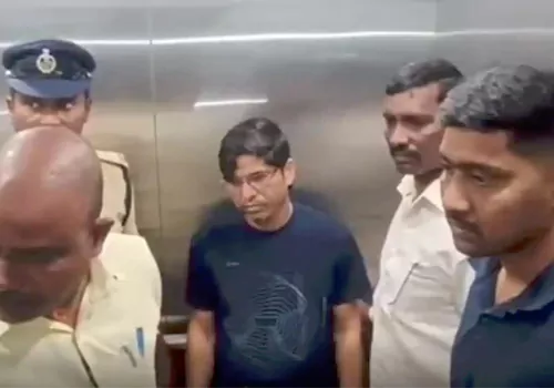 gold purchased in mumbay with liquor scam money