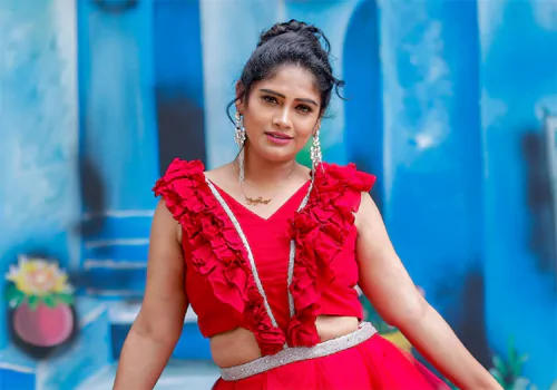 బిగ్ బాస్ కి హ్యాండ్ ఇచ్చిన అంజలి పవన్