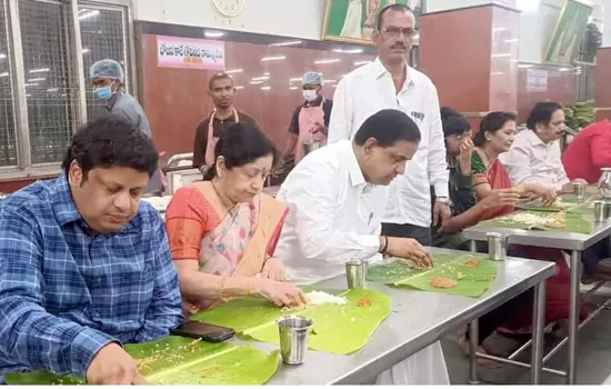 ttd chairman brnaidu visit annaprasada kendram