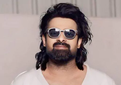ప్రభాస్ జోకర్ లా ఉన్నాడు.. బాలీవుడ్ యాక్టర్ షాకింగ్ కామెంట్స్!
