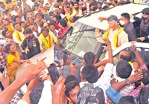 chandrababu uyyarandhra tour success..fear mounts in jagan