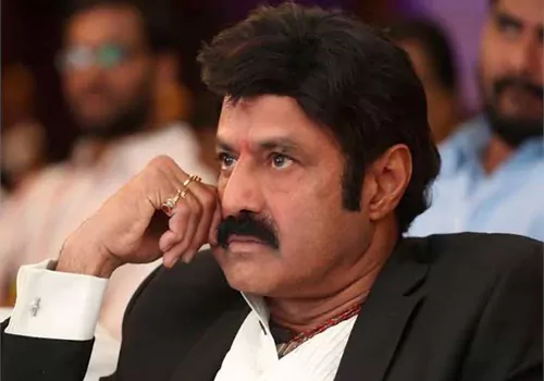 జై బాలయ్య అని ఫ్యాన్స్ ఊరకనే అనరు..మరి తక్కువ రెమ్యునరేషన్ ఎందుకు తీసుకుంటున్నాడు