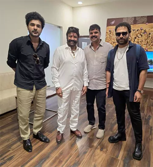 అటు బాబాయ్.. ఇటు అబ్బాయ్...