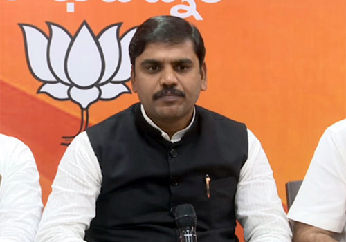 bjp leader vishnu vardhan reddy fires on ys jagan