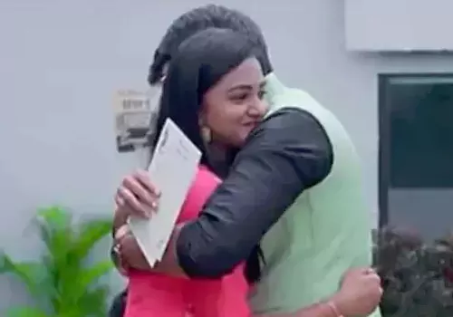 వెడ్డింగ్ కార్డ్ తో కళ్యాణ్ కి లవ్ ప్రపోజల్!