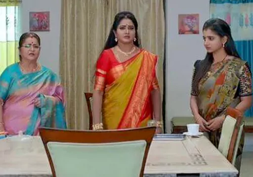 Brahmamudi :  ఇంట్లో నుండి వెళ్ళిపోమన్న అత్త.. గడప దాటి వెళితే మళ్ళీ రానని చెప్పిన కోడలు!
