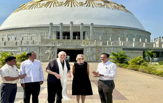 budhavanam scluptures attracted
