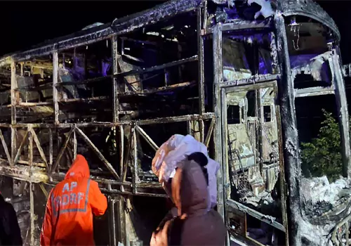 bus accident near kurnool