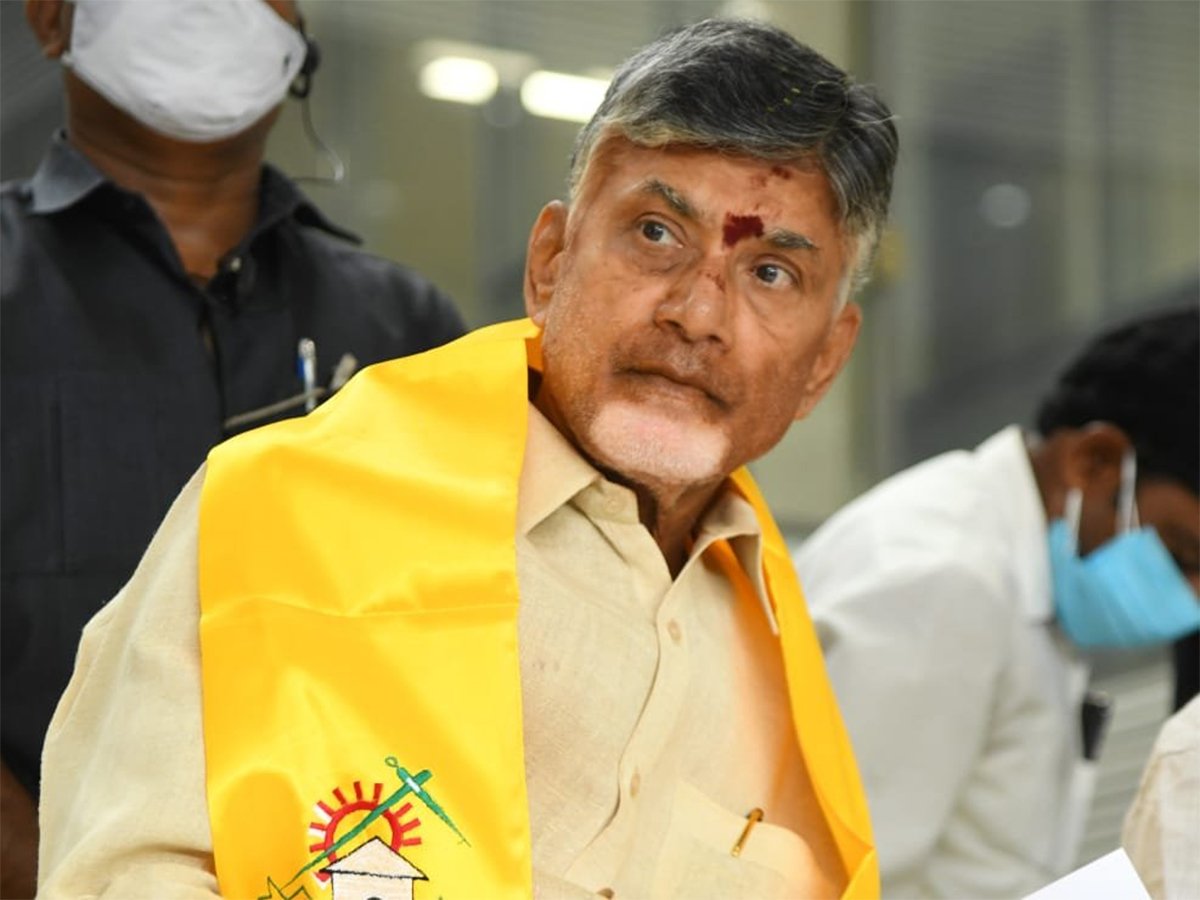 Bomb attack comments on Chandrababu Car by YCP leader