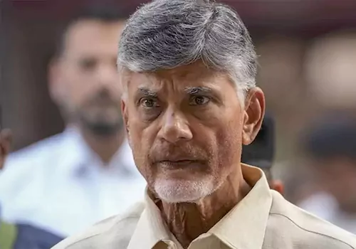 wount arrest babu in liquor