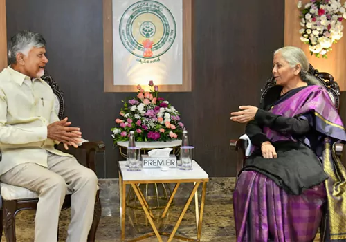 cbn meet nirmala sitaraman at gannavaram airport
