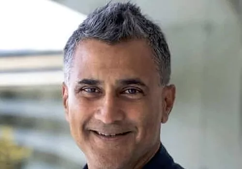 apple new cfo indian origin keone farakhe