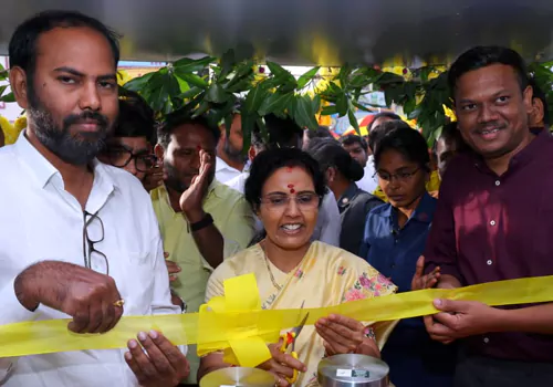 nara bhuvaneswari inagurates chai rasta outlet in kuppam