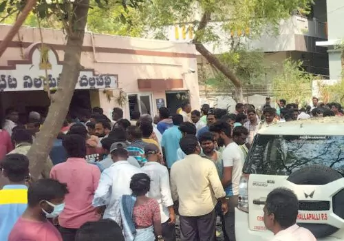 చల్లపల్లి పోలీసు స్టేషన్ లో భారీ పేలుడు