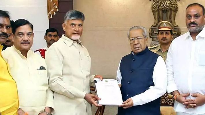 Chandrababu complaints against YCP to Governor