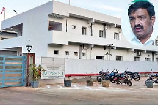 tdp sarkar eyes on dwarampudi corruption