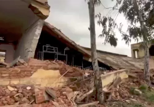 hostal building collapsed