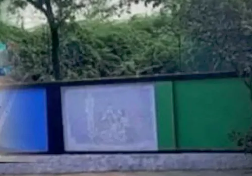 ోcp colours in palce of hindu gods pictures in tirupati