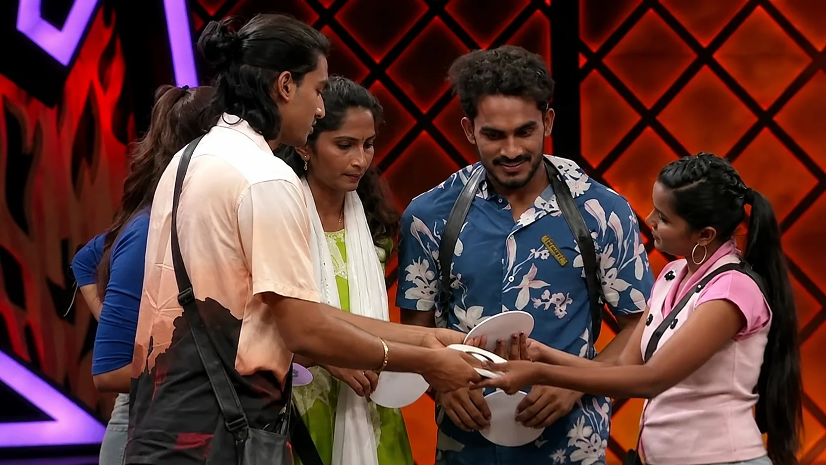 Agnipariksha season2 : అగ్నిపరీక్షలో శ్రీముఖి స్టిక్ టాస్క్.. చరణ్ కు బిందు కౌంటర్, సైలెంట్ అయిన భాగి!