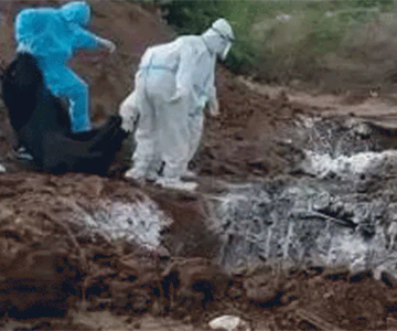 Video of mass burials of COVID 19 deceased from Ballari goes viral