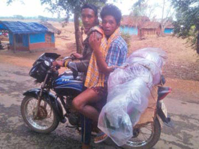  woman dead body bike