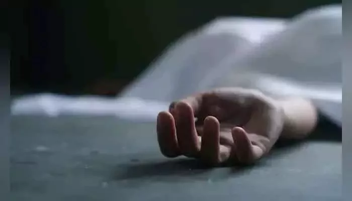 ఖైరతాబాద్ మహాగణపతి శోభాయాత్రలో అపశ్రుతి: వాహనం కింద పడి యువకుడు దుర్మరణం.!