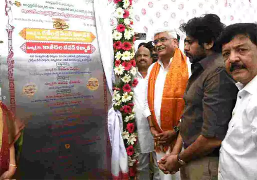 డిప్యూటీ సీఎం సినీ లుక్.. ఖుషీ అయిపోతున్న పవన్ ఫ్యాన్స్