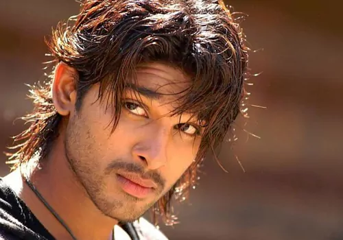 రామ్ చరణ్ పై అల్లు అర్జున్ పైచేయి సాధిస్తాడా? 