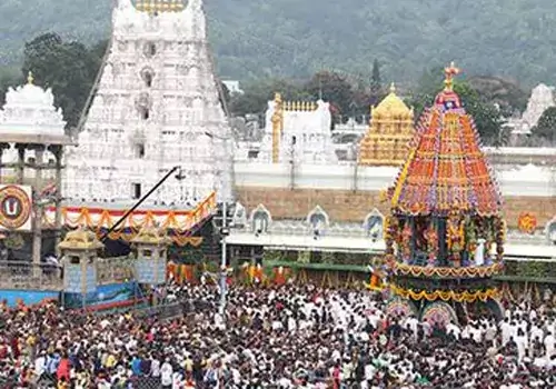 devotees rush in tirumala
