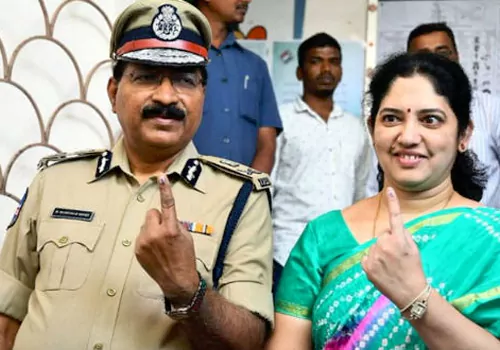 ts dgp mahender reddy cast his vote