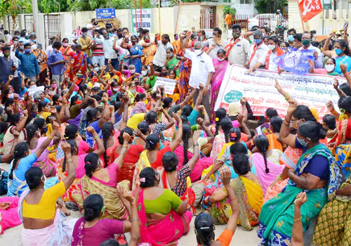 municipal workers dharna in vijayawada