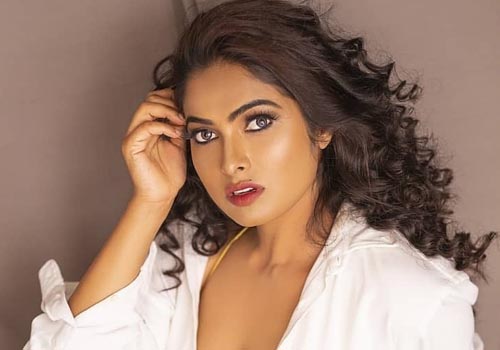 బిగ్ బాస్ బ్యూటీ.. మోస్ట్ డిజైర‌బుల్ ఉమ‌న్ ఆన్ టీవీ!
