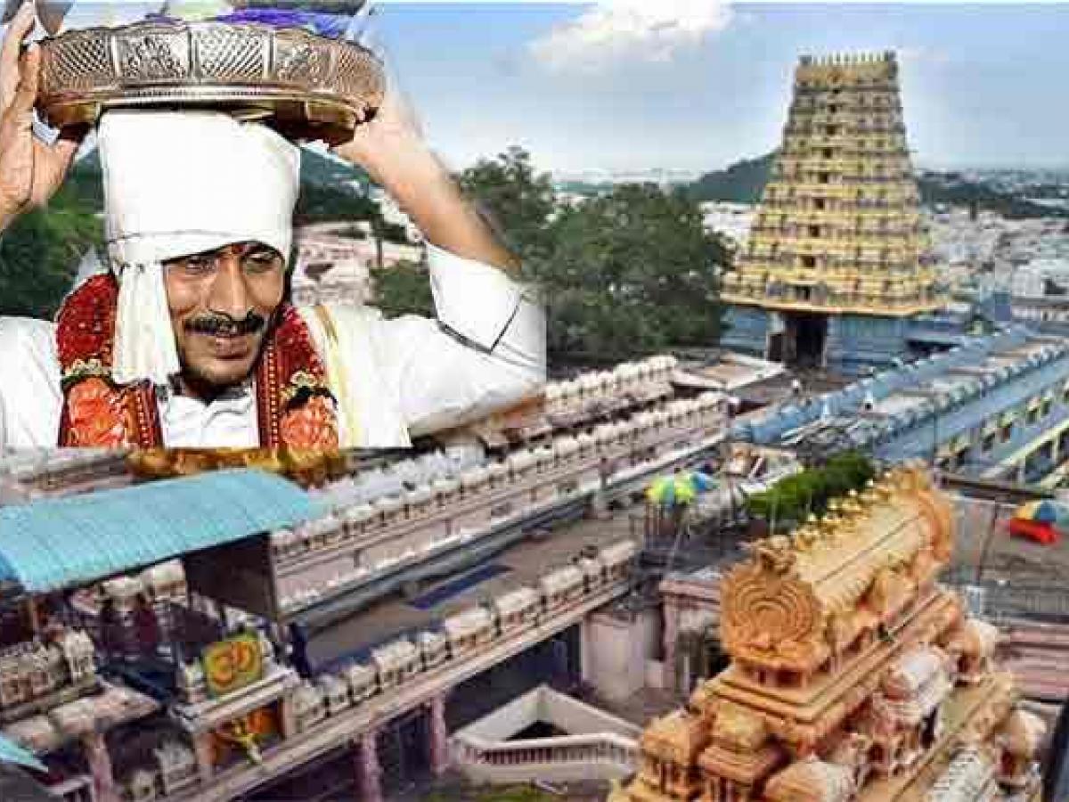 anti cm slogans in vijayawada durgamma temple