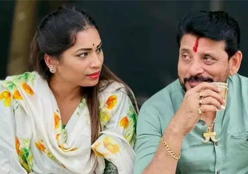 విచారణ కోసం పీఎస్ కు బయలుదేరిన దువ్వాడ మిస్సింగ్.. దివ్వెల మాధురి టెన్షన్.. కొత్త డ్రామాయేనా?