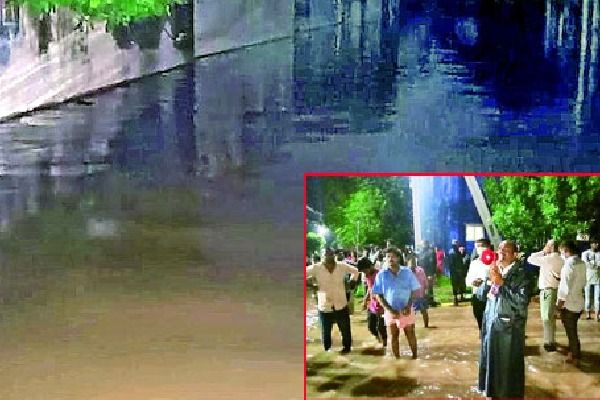 heavy floods lashes out nellore town
