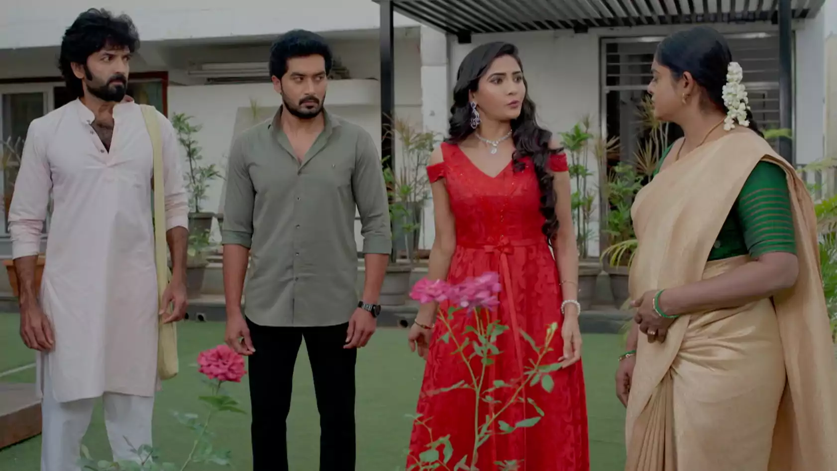 Karthika deepam2 : దీపను చంపాలని చూసిన జ్యోత్స్న.. చివరి నిమిషంలో కార్తీక్ ఎంట్రీతో సీన్ సితార్!