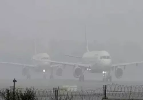 dense fog blankets Delhi