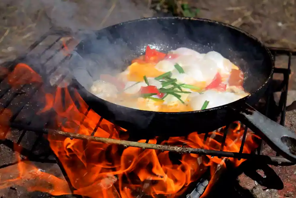 foods you must avoid cooking in an iron pan or kadhai